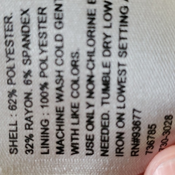 PENCIL SKIRT, like new black by Worthington. Completely lined size 10 petite. - Picture 7 of 8